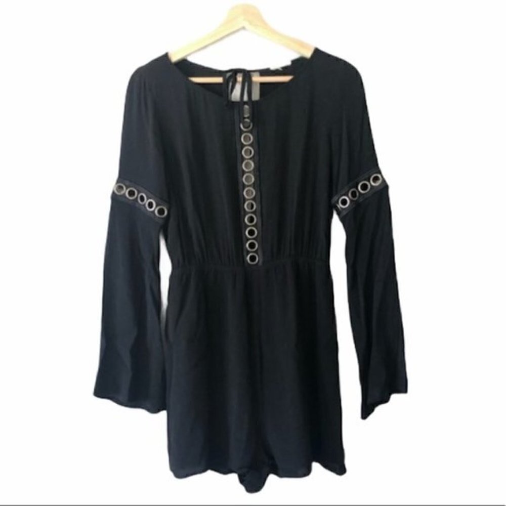 Boutique AMT Open Back‎ Black & Silver Bell Sleeve Long Sleeve Romper S